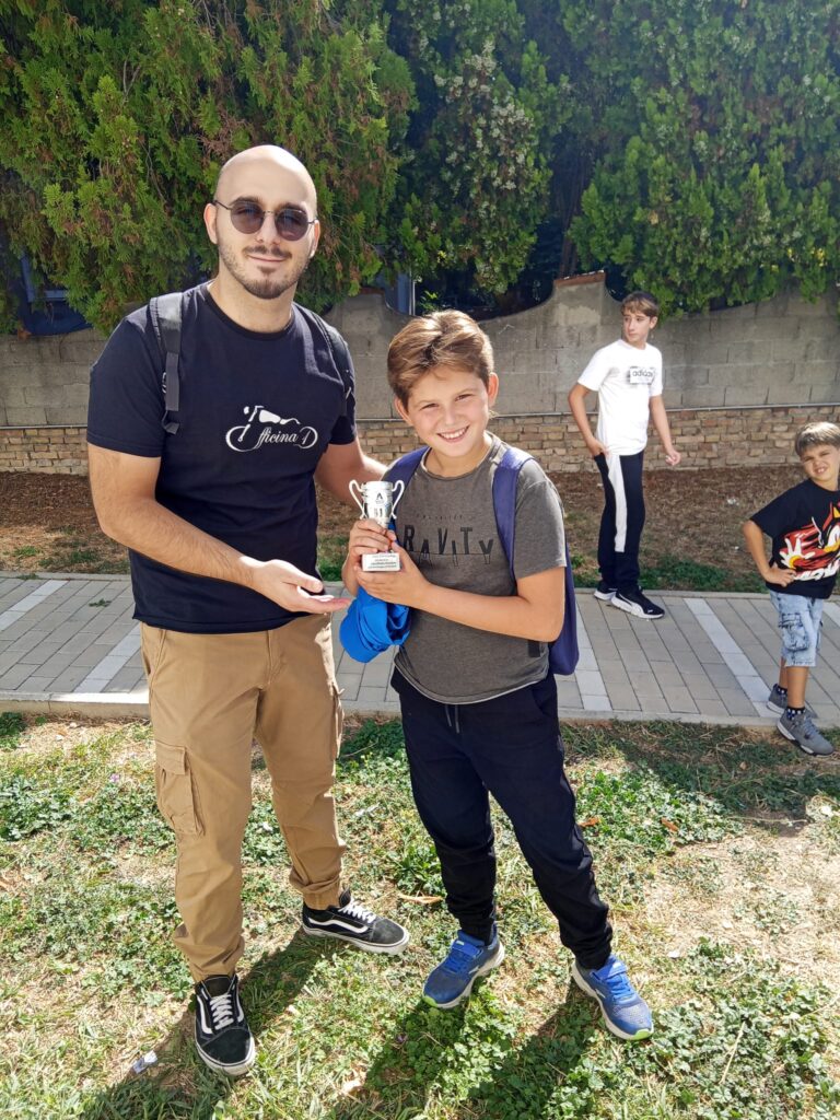 Premiazione di Gabriele Bottone, vincitore della Quarta Divisione della 5ª Adriatica Cup