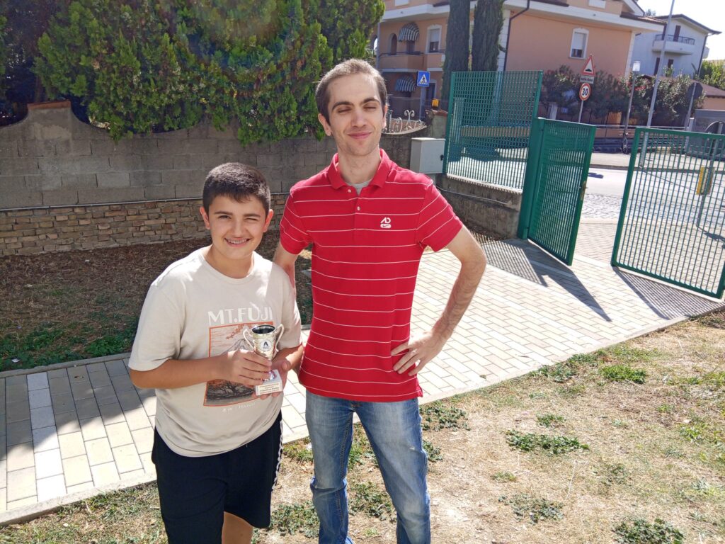 Premiazione di Mattia Del Biondo, vincitore della Seconda Divisione della 5ª Adriatica Cup