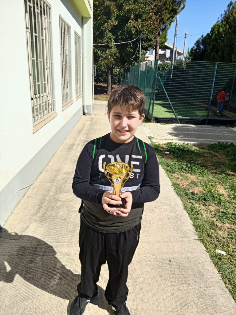 Premiazione di Riccardo Marini, vincitore della Quinta Divisione della 5ª Adriatica Cup
